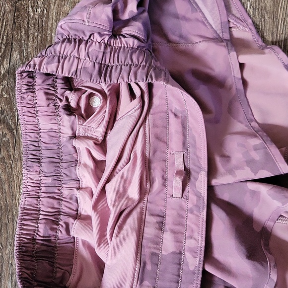 Lululemon | Pink Camo Hotty Hot - Picture 2 of 3